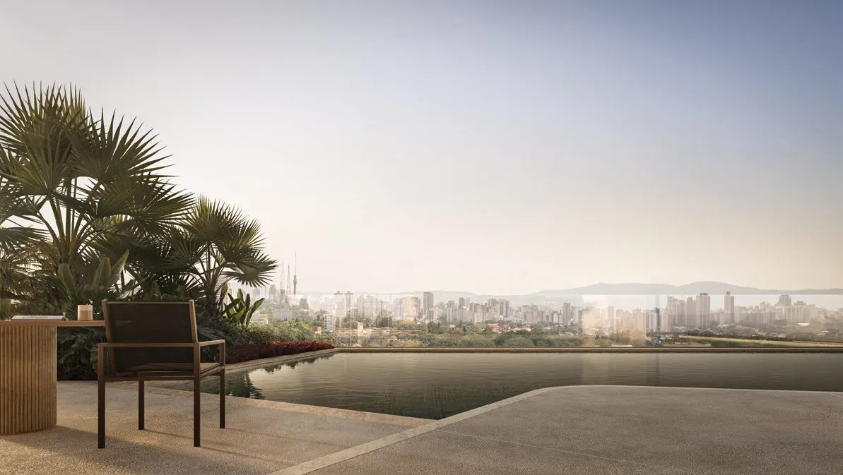 Piscina com vista para a cidade